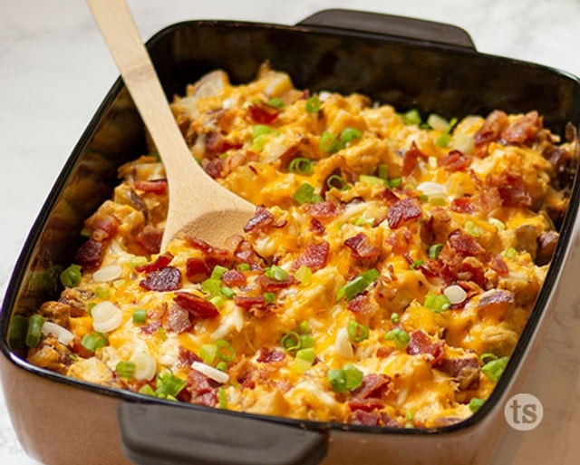 ⭐️⭐️⭐️⭐️⭐️5 Star Recipe Featuring Makin' Magic Chicken - Loaded Baked Potato & Chicken Casserole
⭐️All the components of loaded baked potatoes and chicken combined in a 30 Minute, one-dish meal!
 #mealplanningwithheather #TastefullySimple #eatathome #ilovefood #TeamFireworks #weeklymenu #menufortheweek #mealprep #mealprepclass #mealplan #onepanmeal #onepotmeal #familyfriendlymeal #magicchicken #magicmeats