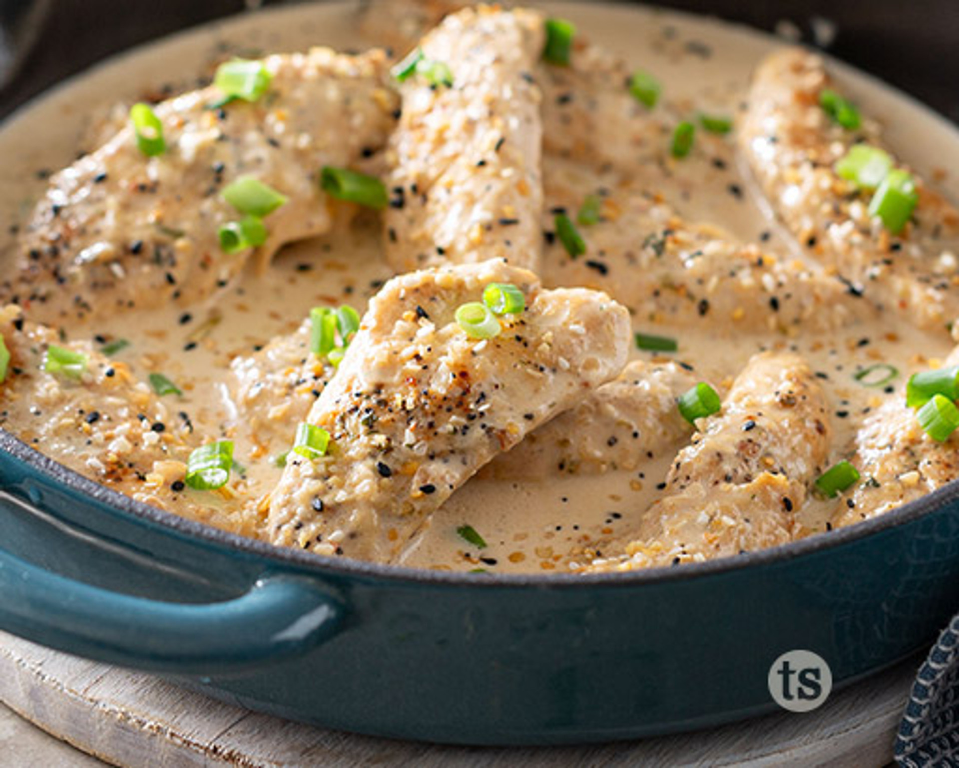 Dinner tonight was less than $2/serving - yaay!  This is the second time I've made this recipe - it's a good one - and it's ready in less than 30 minutes!  Everything But The Bagel Chicken - I used chicken breasts instead of tenderloins.

 #mealplanningwithheather #eatathome #ilovefood #TeamFireworks #TastefullySimple #weeklymenu #menufortheweek #mealprep #mealprepclass #mealplan #onepanmeal #onepotmeal #familyfriendlymeal #quickmeals #quickrecipes #30minutemeals
